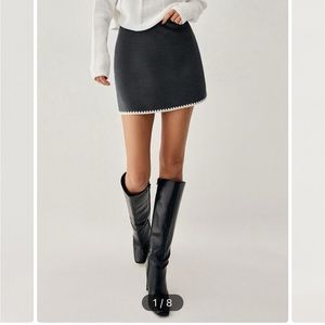Brand new with tags. Commense women’s size 6 Embroidered trim mini skirt